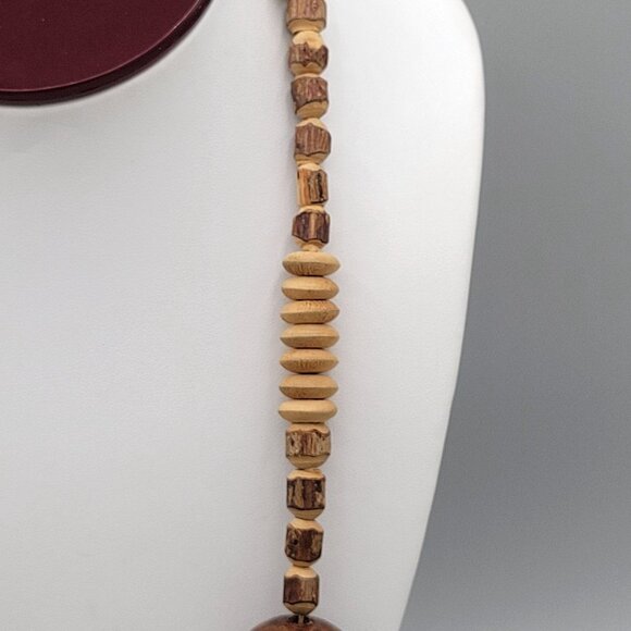 Vintage Boho Wooden & Mother of Pearl MOP Shell Beaded Necklace Barrel Close - Picture 4 of 11